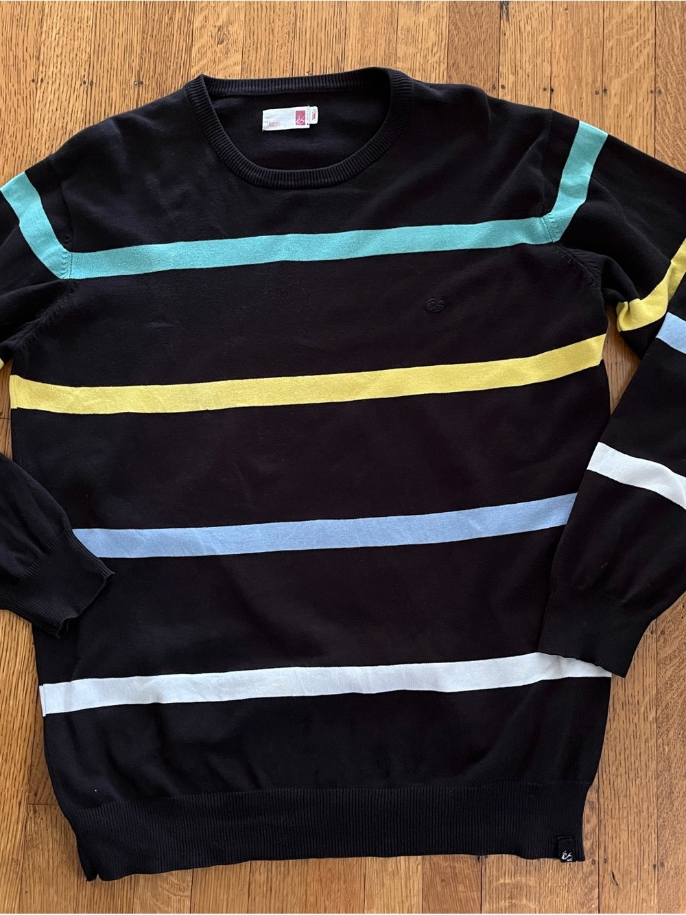 Vintage éS Skateboarding Black Crewneck Sweater with Pastel Stripe Accents